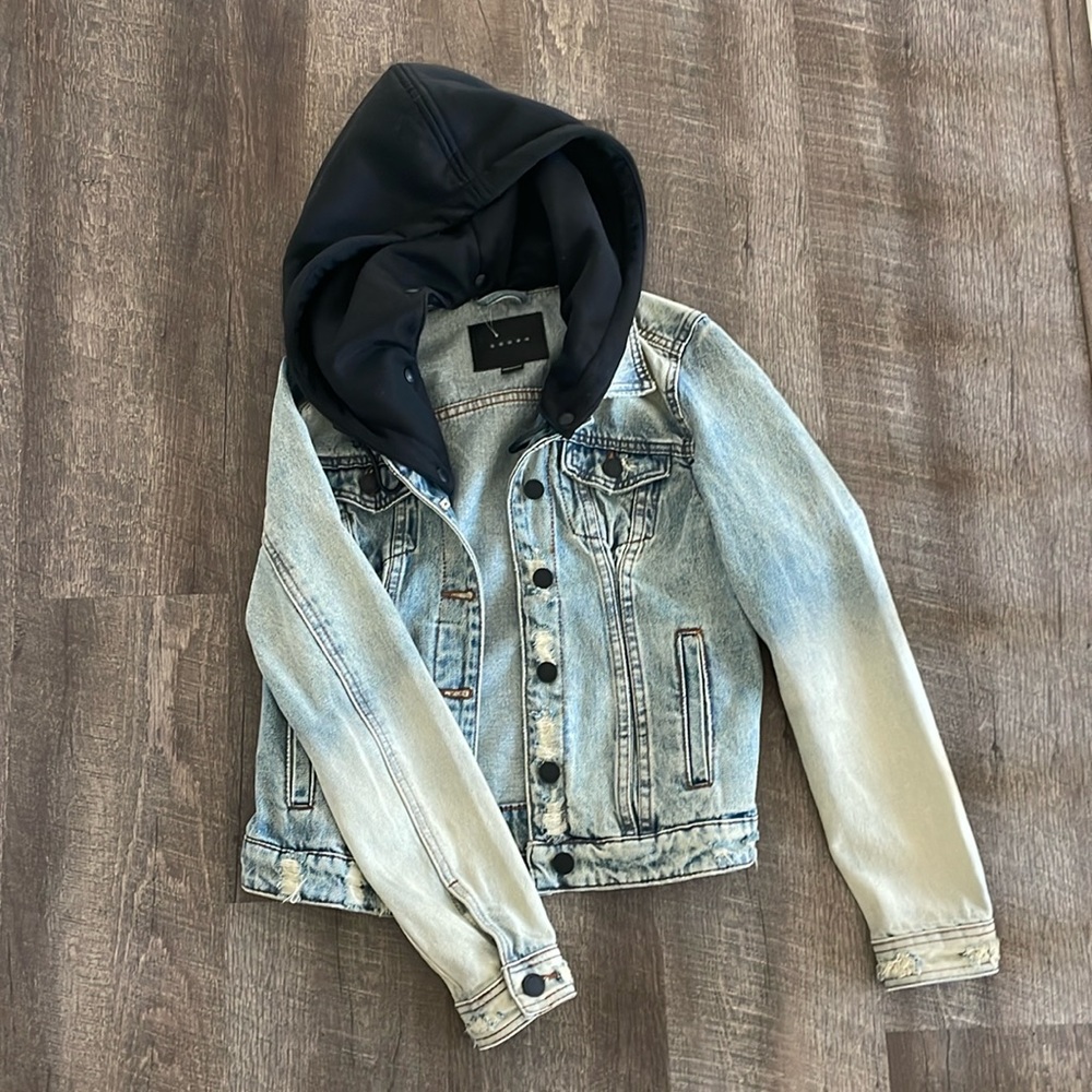 Like New - Blank NYC denim jacket with hood in Encounter, size small